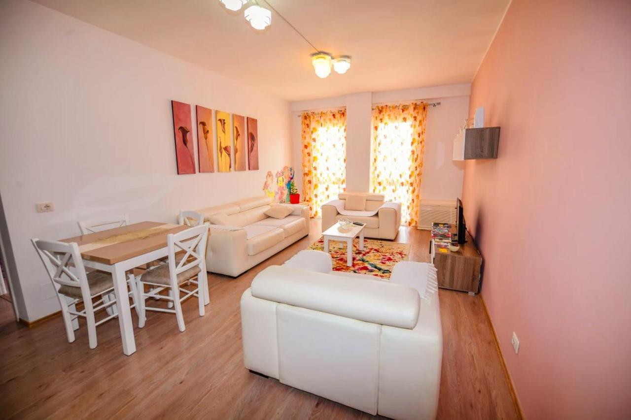 Happy Stories' Apartment In City Centre Shkoder Exterior photo