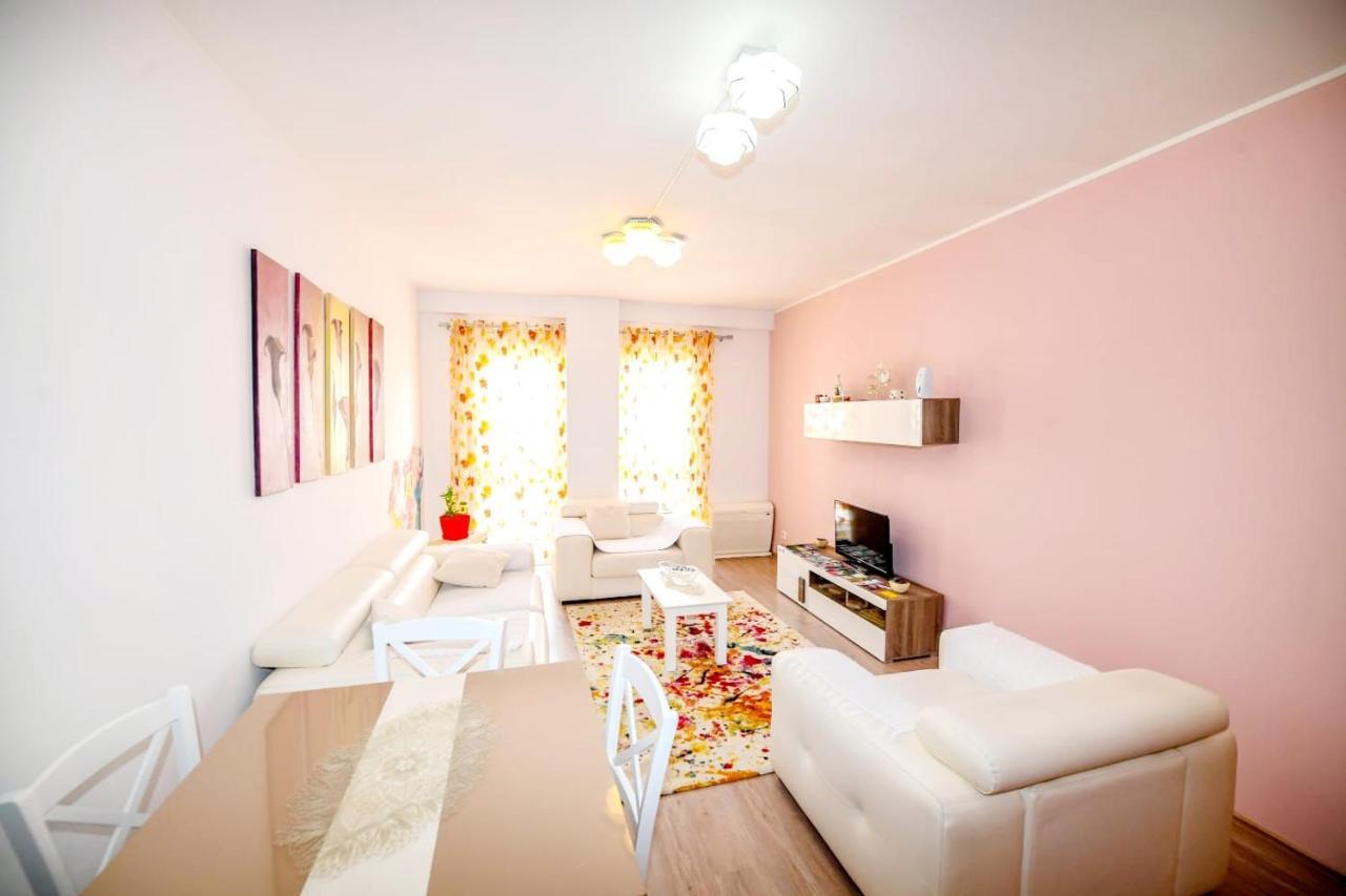 Happy Stories' Apartment In City Centre Shkoder Exterior photo