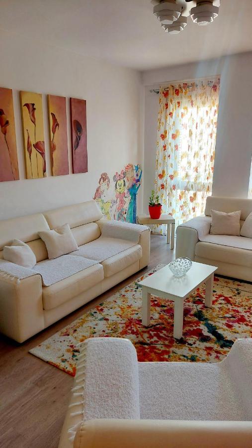 Happy Stories' Apartment In City Centre Shkoder Exterior photo