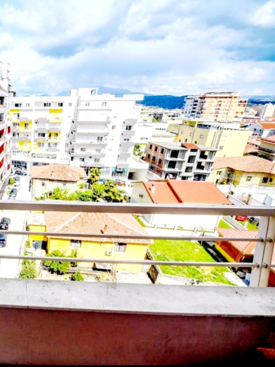Happy Stories' Apartment In City Centre Shkoder Room photo